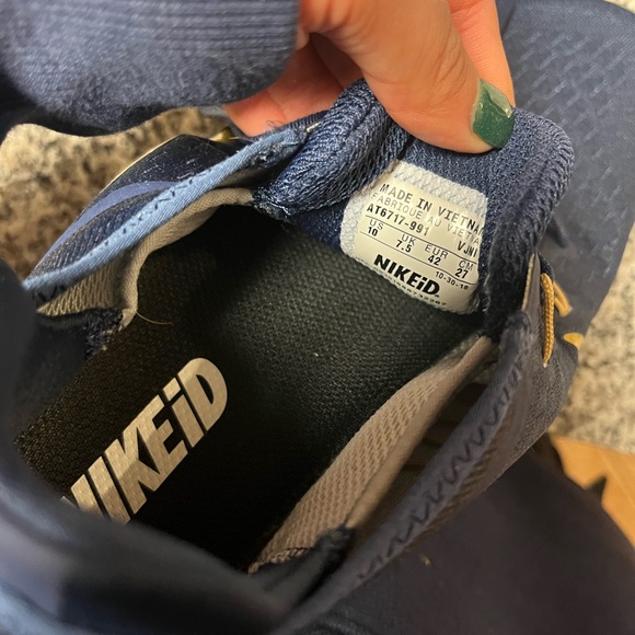 University of Pitt Nike tennis shoes - Picture 5 of 6